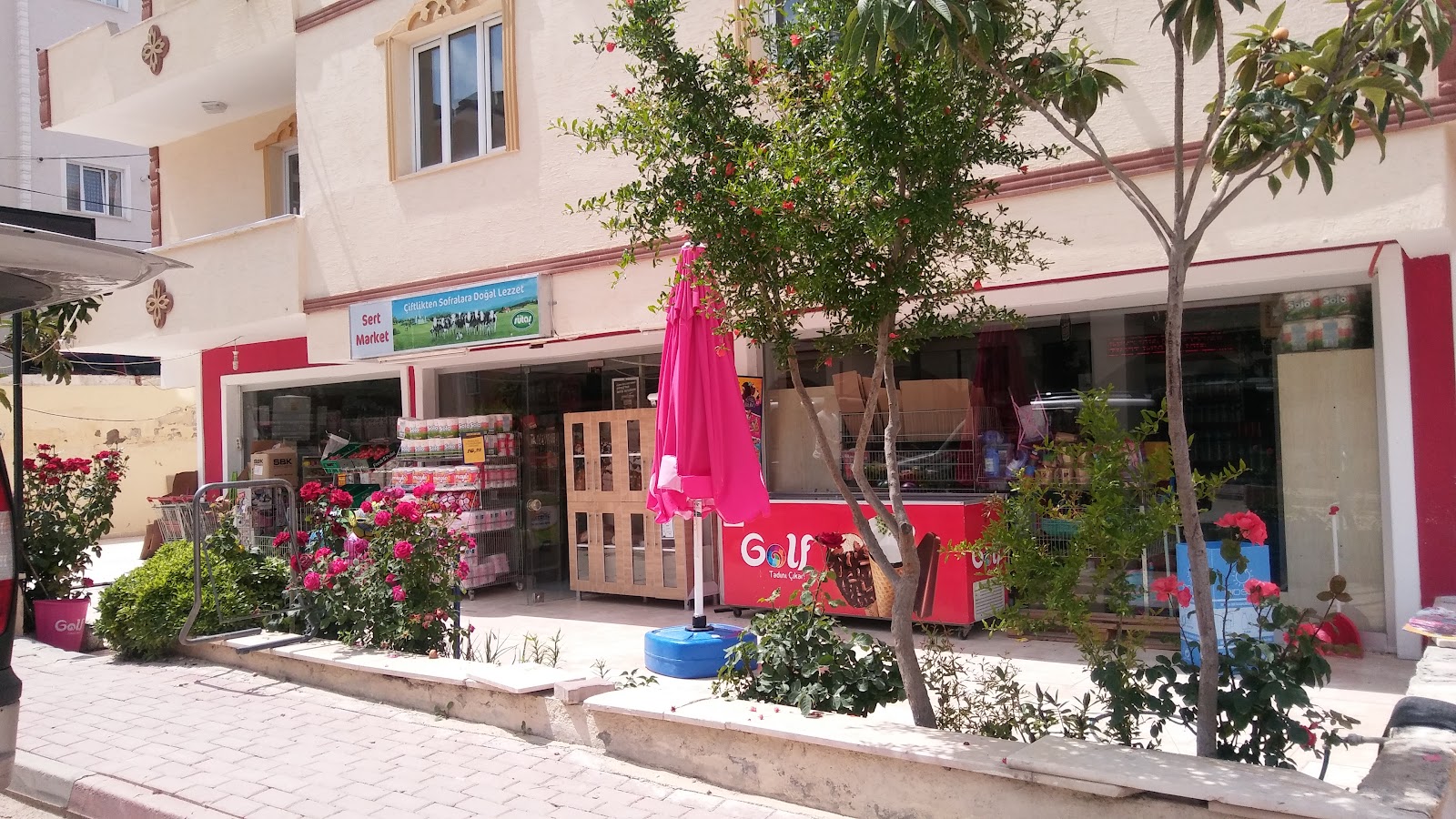 SERT MARKET mekanı