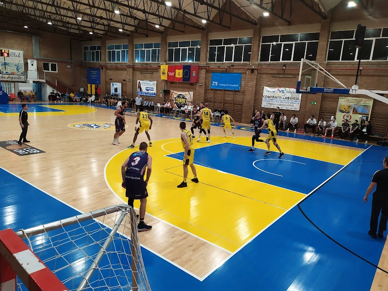 Real Canoe Natación Club