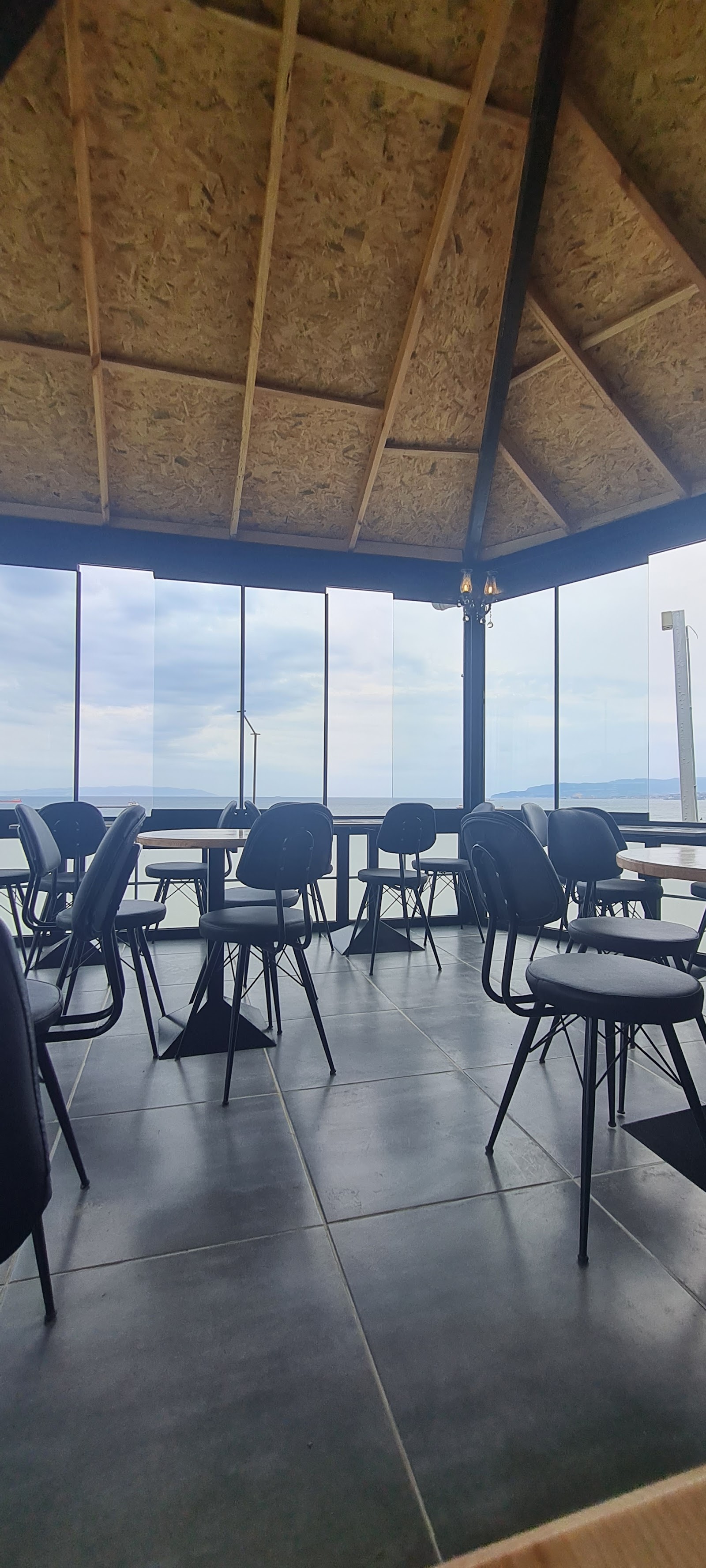 Lupars Pub mekanı