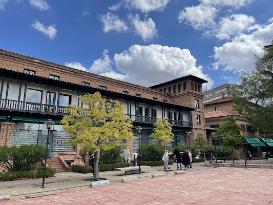 Residencia Residencia de Estudiantes — C. del Pinar, 21-23, Chamartín, 28006 Madrid, España