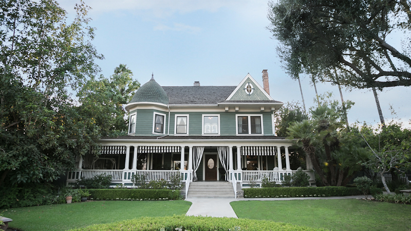 Christmas House Inn & Gardens