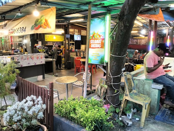 A&R Food Corner - Photo 1