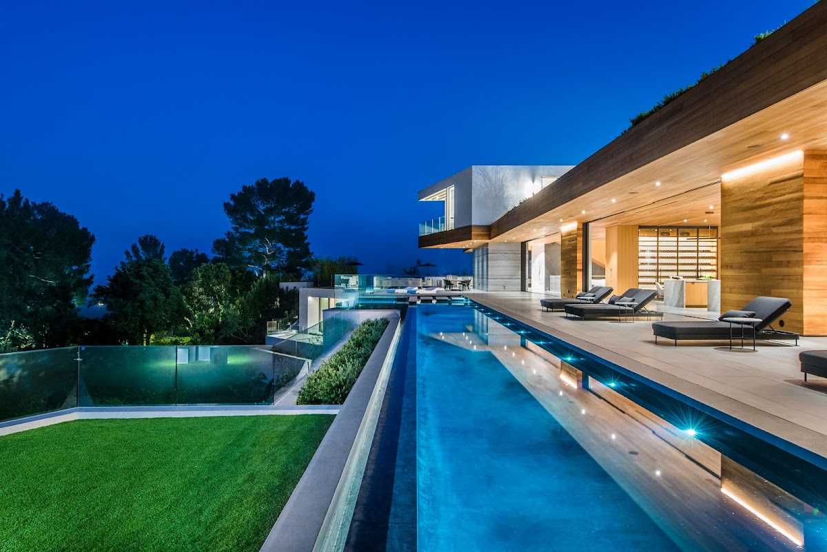 The Luxury Level: Google Places image 4