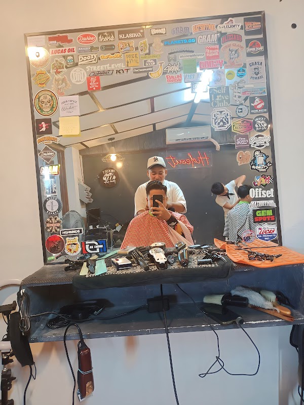 Hideout Barbershop