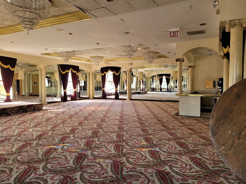 Salaam Restaurant & Bakery. photo 2