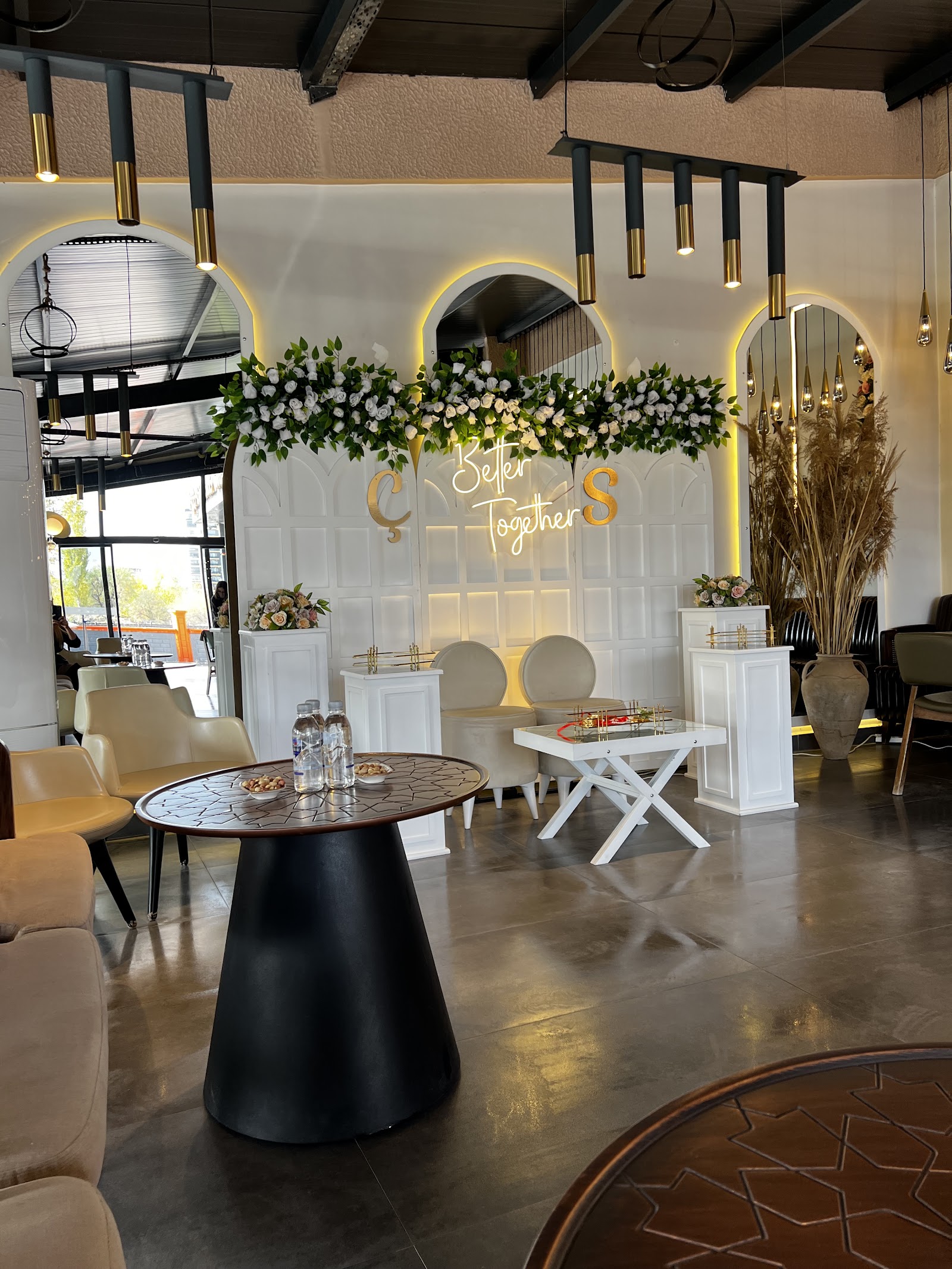 The Camellia Cafe mekanı