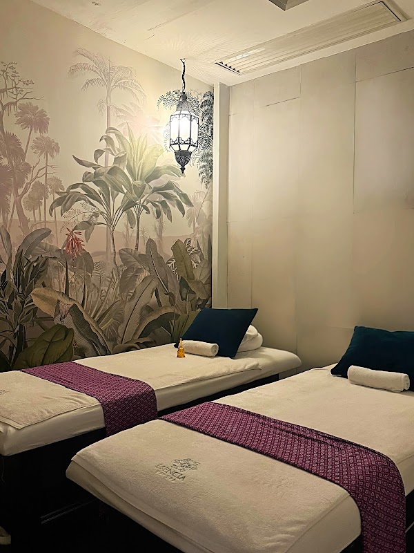 Esencia Day Spa BGC