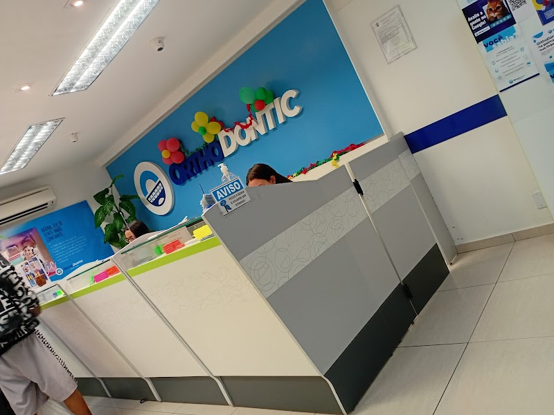 OrthoDontic - Clínica Odontológica Centro Porto Alegre - Tratamento de Canal - Periodontia - Restauração Dental - Prótese - Clareamento e Limpeza Dental - Aparelho Ortodôntico Metálico e Estético - Emergência - Extração do Siso - Faceta de Porcelana - foto 3