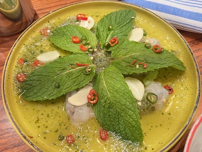 Fish Cheeks photo 5