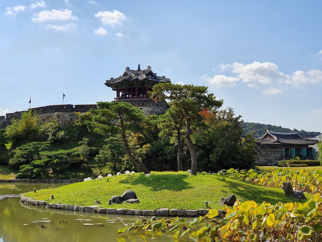 Banghwasuryujeong