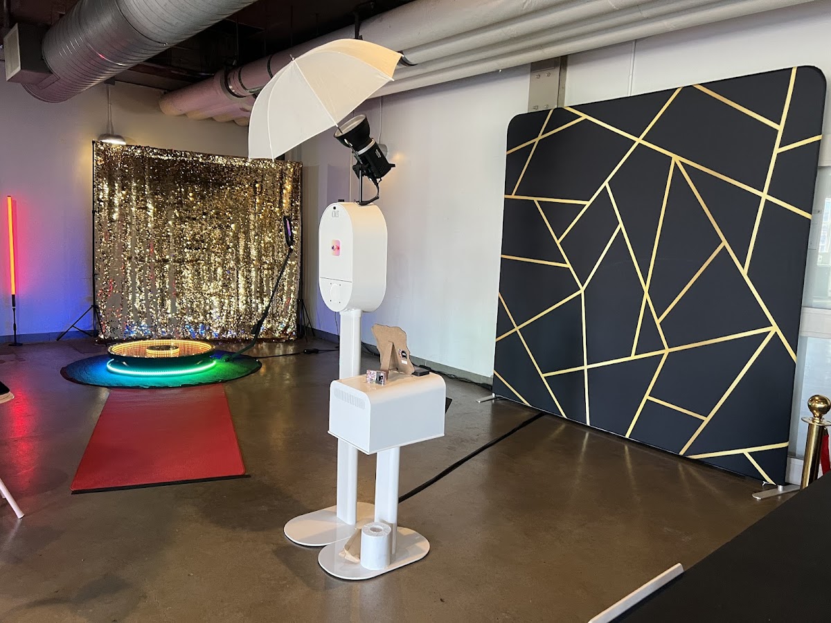 Photo Bomb Photo Booth Rental & 360 Photo Booth: Google Places image 2