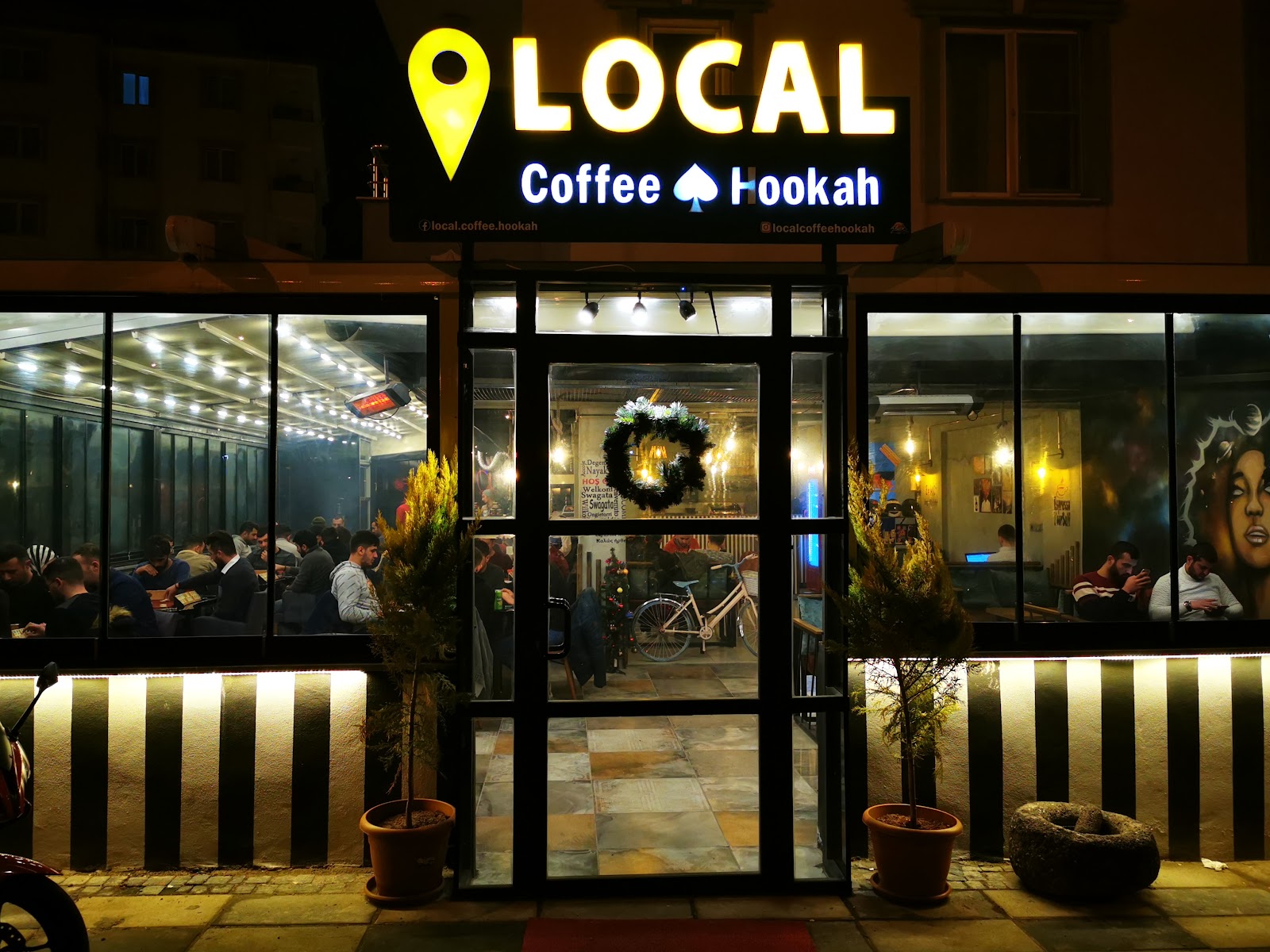 Local Coffee Nargile mekanı