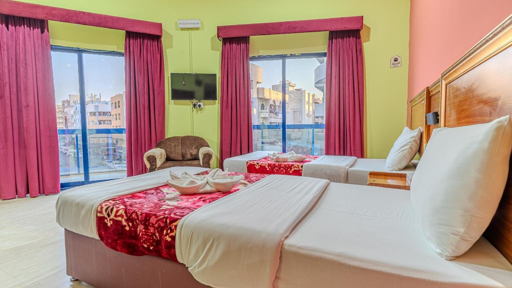 City Relax Hotel 5