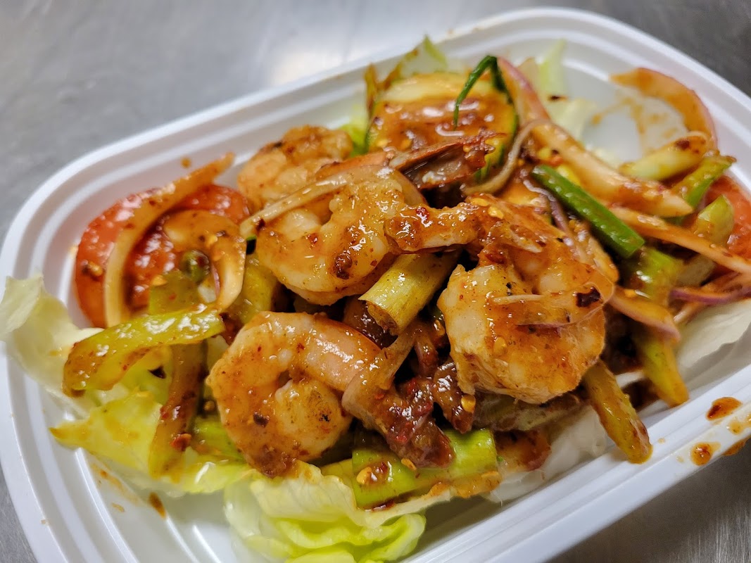 Tasty Thai & Sushi photo 3