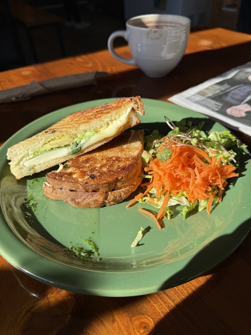 Au Bec Pointu Café photo 2