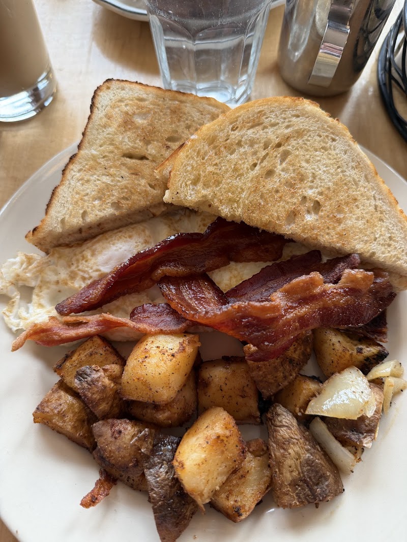 Sneakers Bistro photo 3