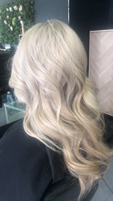 MISS D & CO SALON photo 3