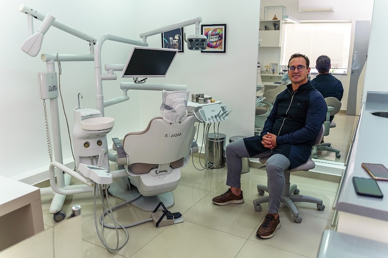 Dr. Fabiano Arrivabene CROSP 68.858 - Especialista em Implantes Dentários - Campinas - SP - foto 2