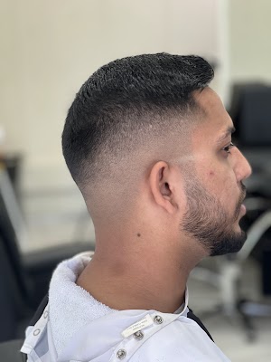 Lucky Mens Hairdresser photo 3