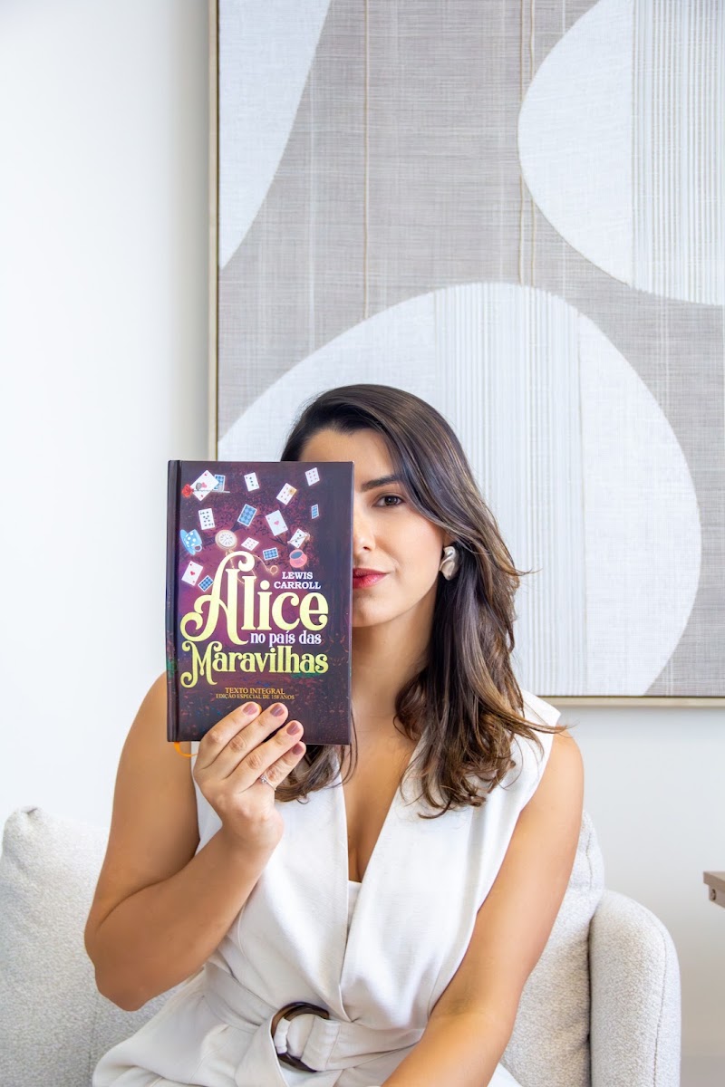 Foto de Psiquiatra Liliane Bastos | Especialista em Psiquiatria de Alta Complexidade e Transtorno de Controle do Impulso