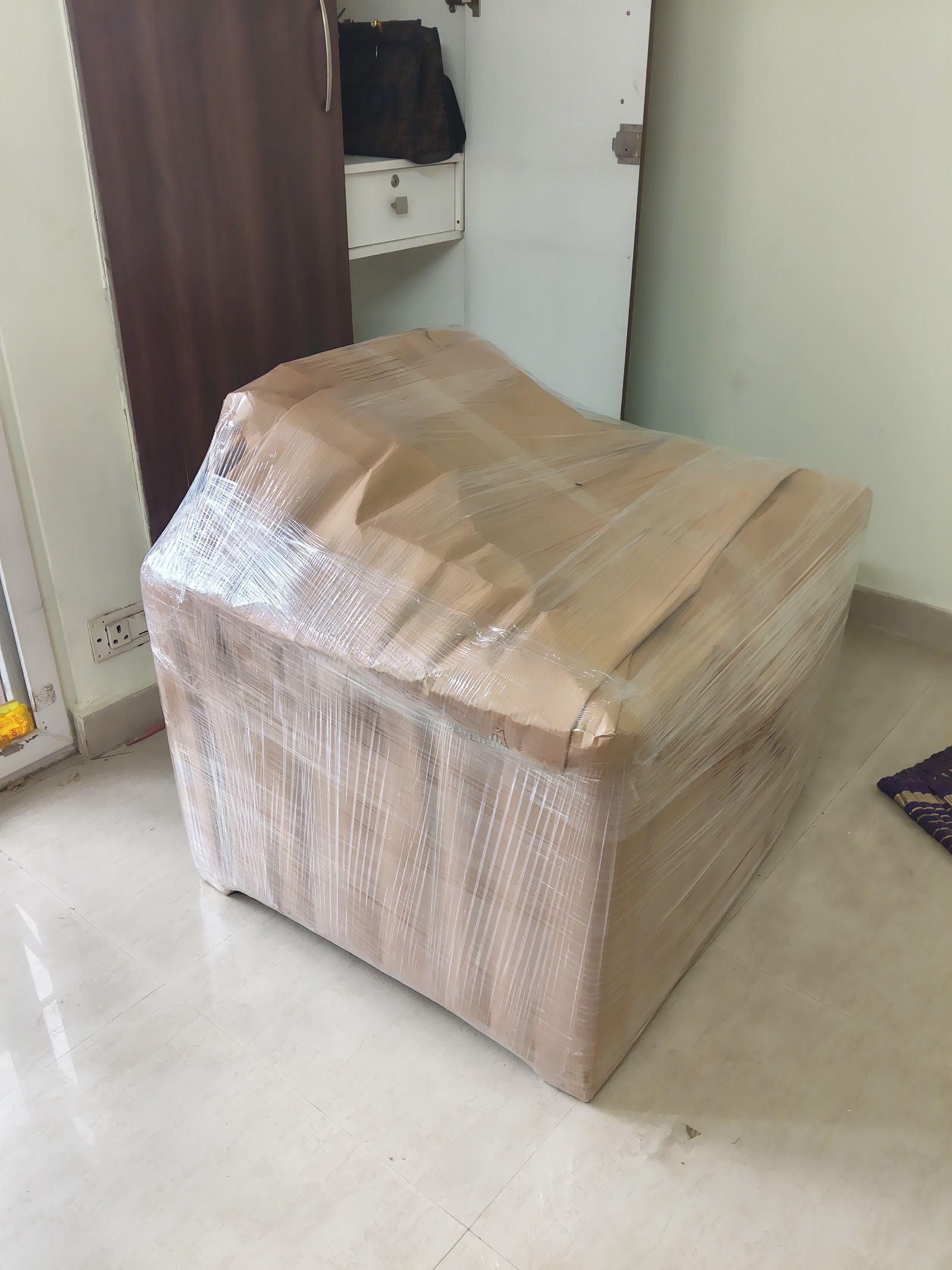 Home Goods Storage facility in Sector 5, Noida - Exterior 2