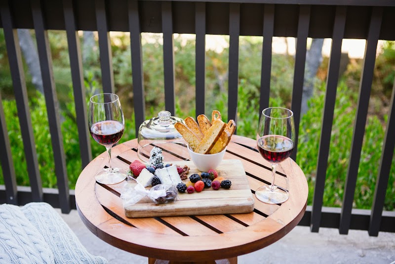 Seasonal, Sustainable Cuisine with Open Kitchen