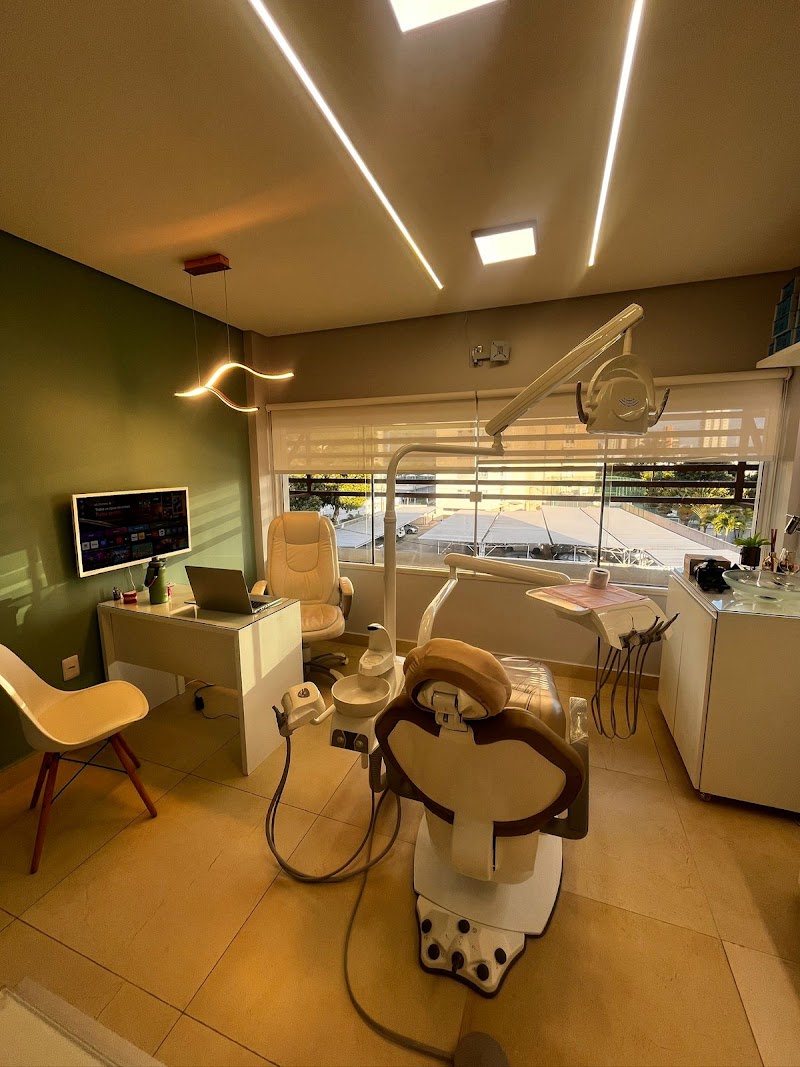 Dra. Andressa Lima - Dentista, Invisalign, Harmonização Orofacial