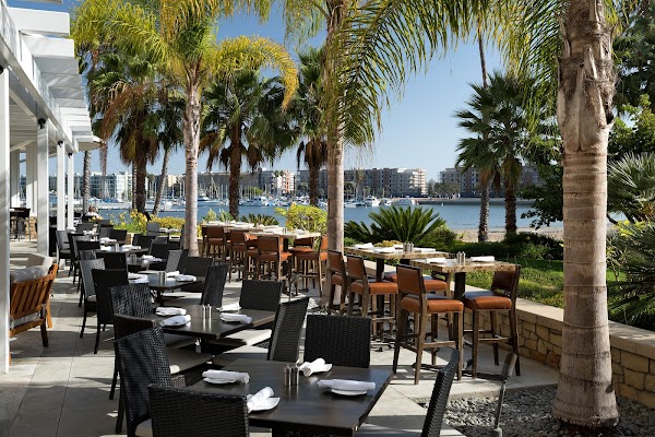 Beachside Restaurant & Bar