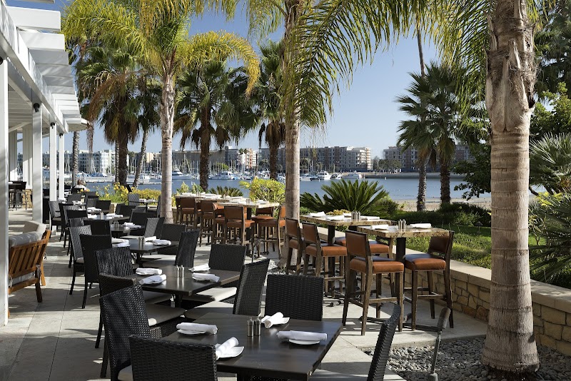 Beachside Restaurant & Bar