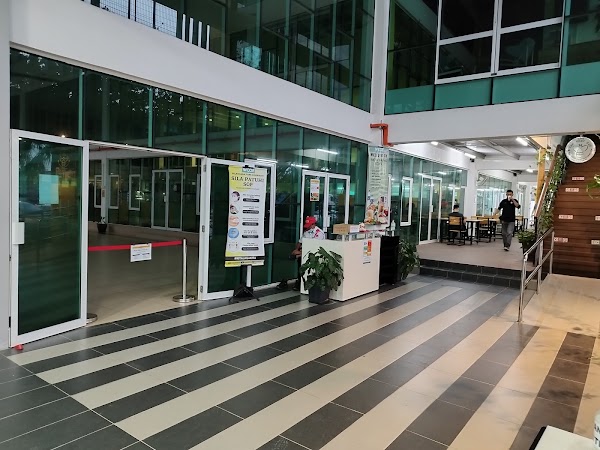 Plaza Wcoe - Photo 1