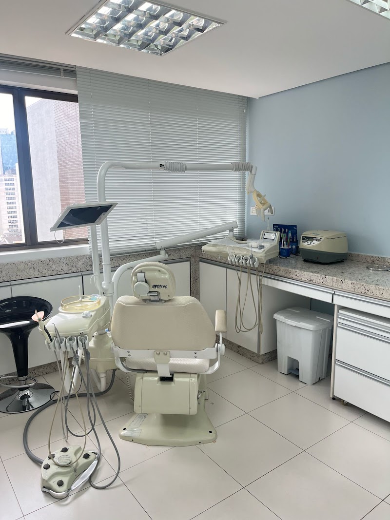 Dra Isabela Denes- Cirurgiã dentista -Endodontista- Especialista em tratamento de Canal