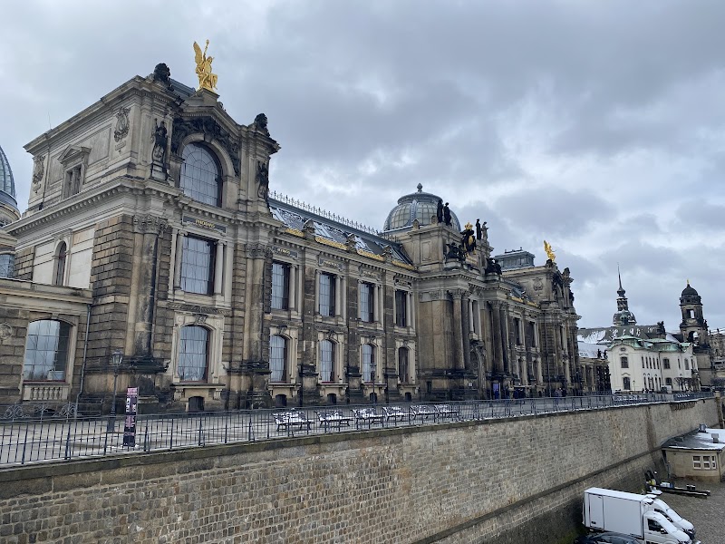 Терраса Брюля