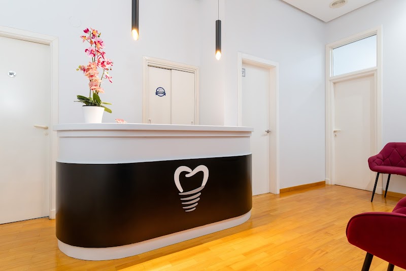 Clínica Dental Gloria Rodríguez López - Benigno Coello Delgado photo 2