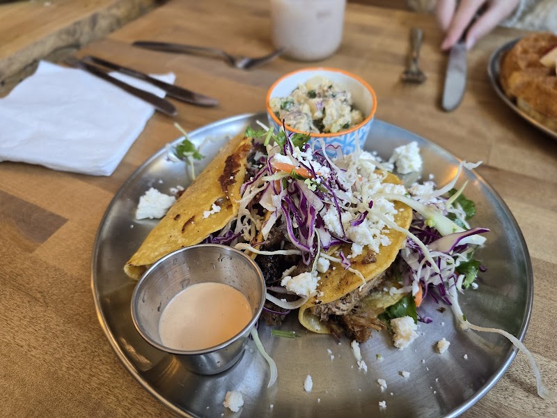 Madrez Cafe Elkhorn photo 3