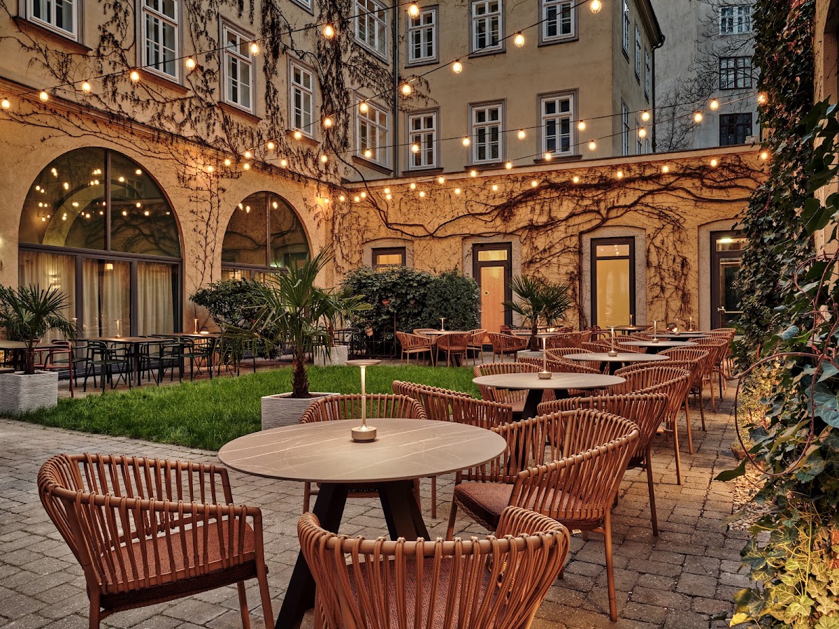 Radisson Blu Das Triest Hotel, Vienna, dog-friendly hotel in Vienna