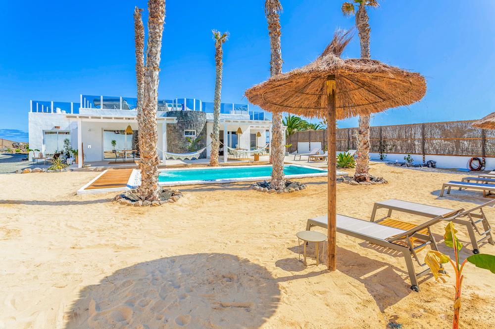 Boutique Beach Villa by Lanzarote Retreats — 4