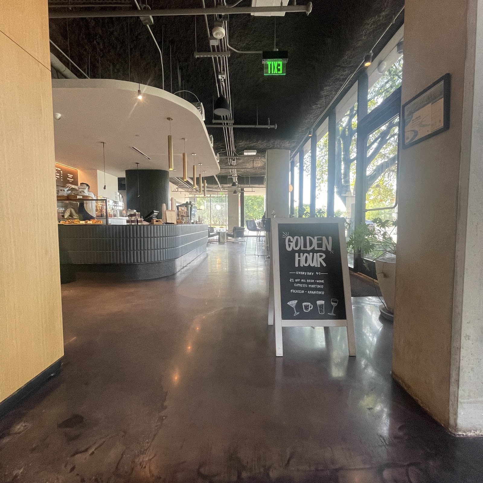 Café at the Loren