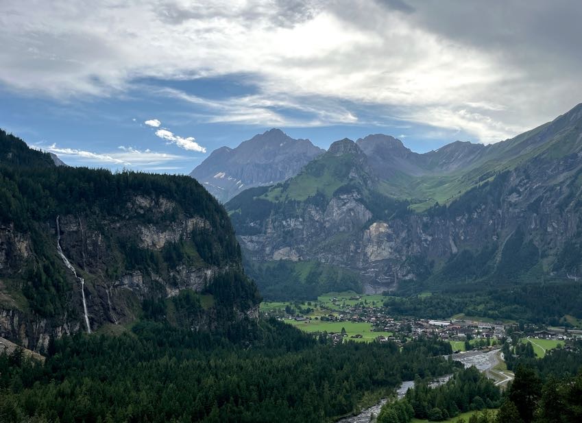 Oeschinensee Hiking trail