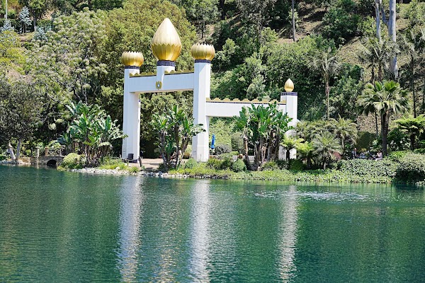 Meditation garden of Self-realization fellowship lake shrine