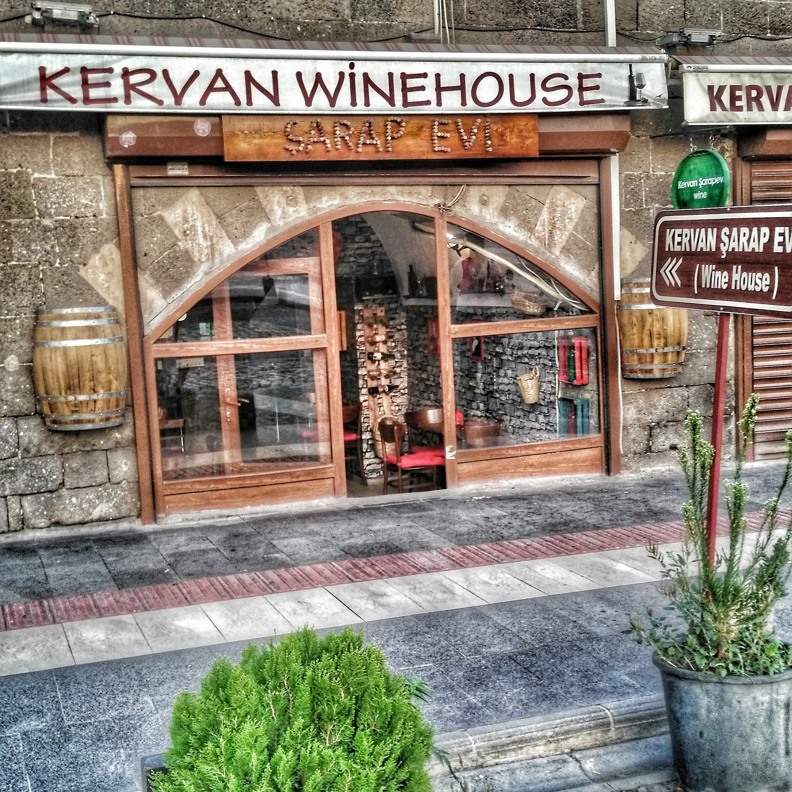 Kervan Şarap Evi mekanı