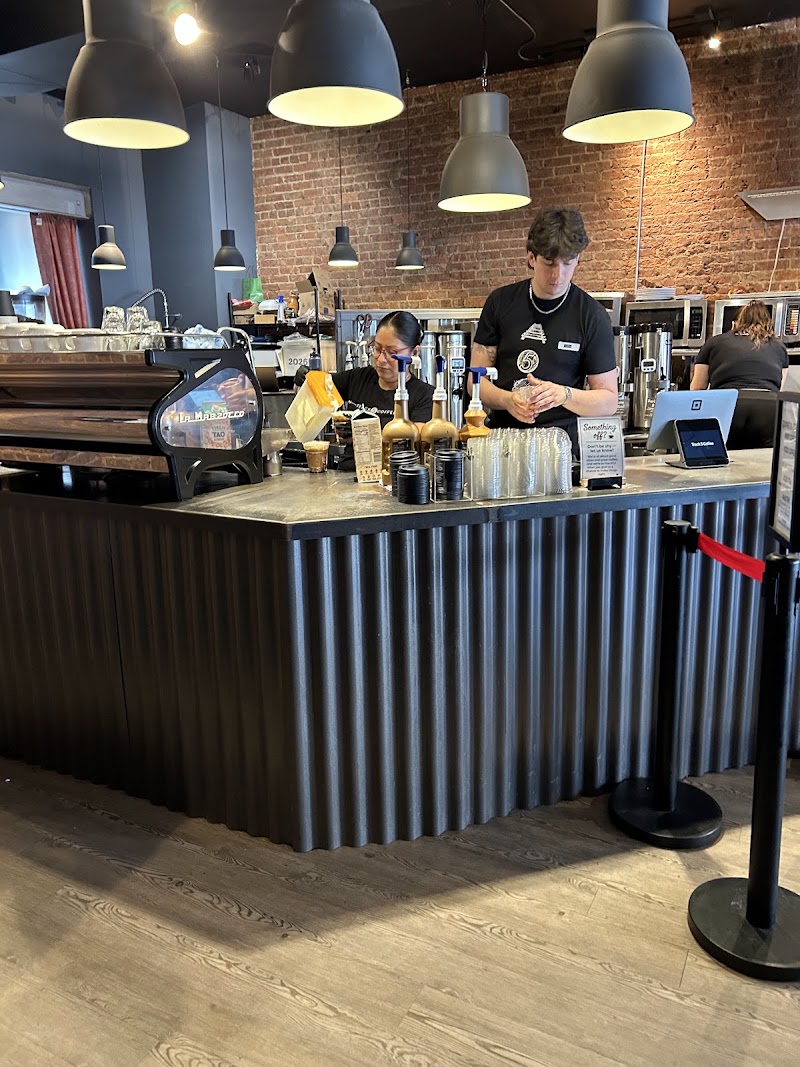 Track 5 Coffee photo 4