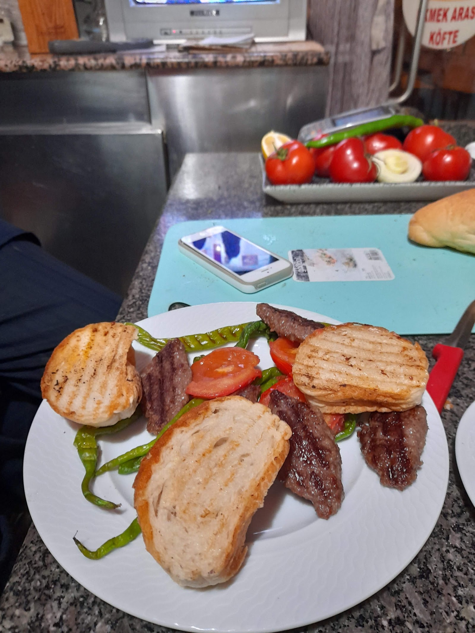 Adres Birahanesi mekanı