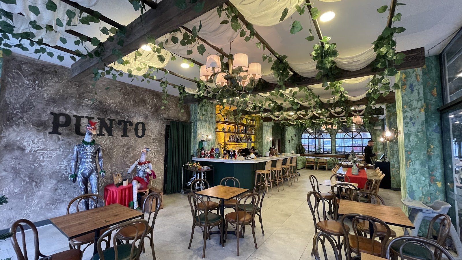 Punto Shot Bar Pizza mekanı