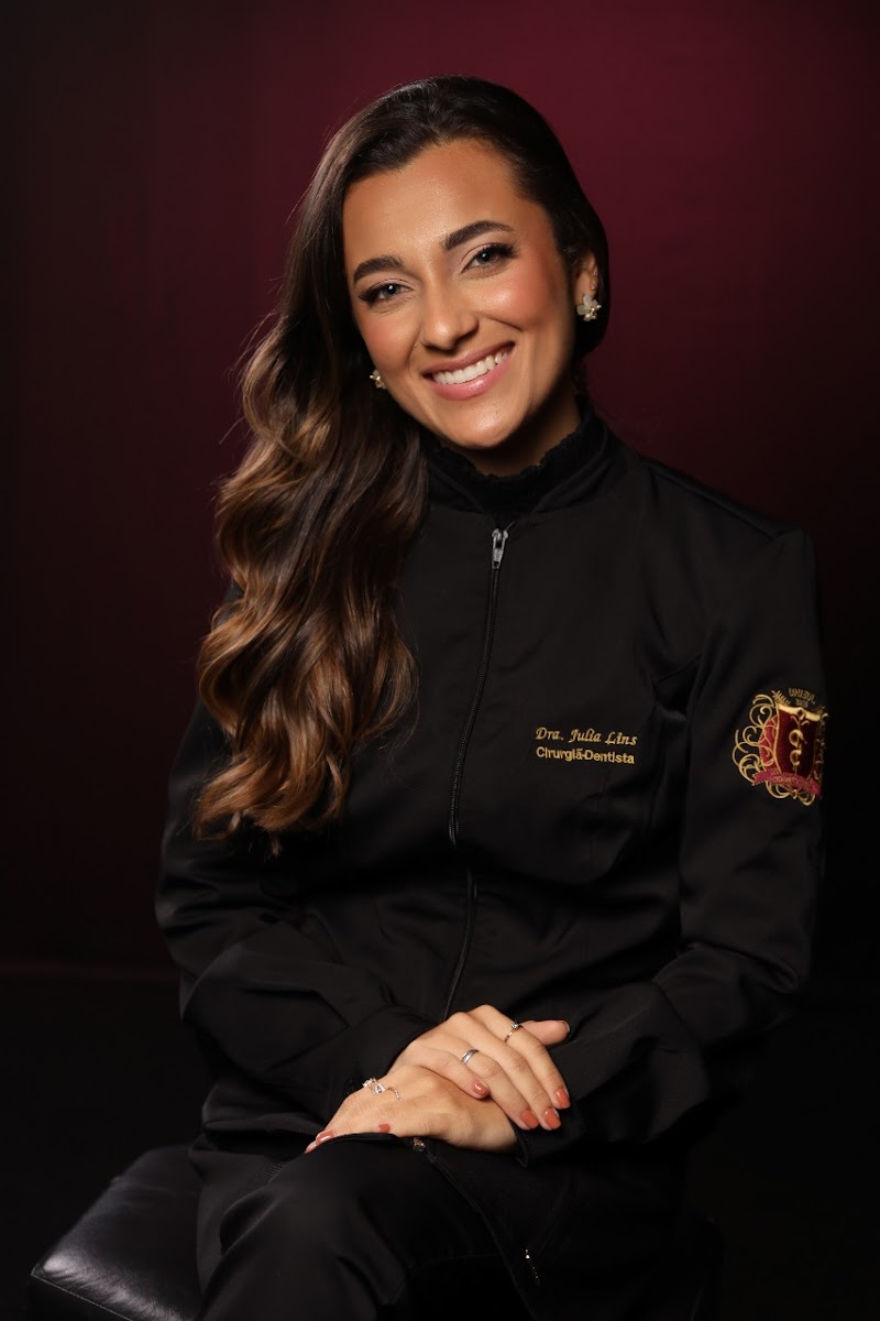 Dra. Julia Lins | Odontologia