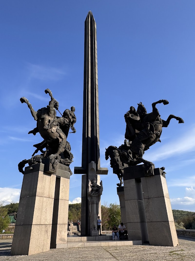 Monument to the Assen Dynasty: что важно знать перед визитом