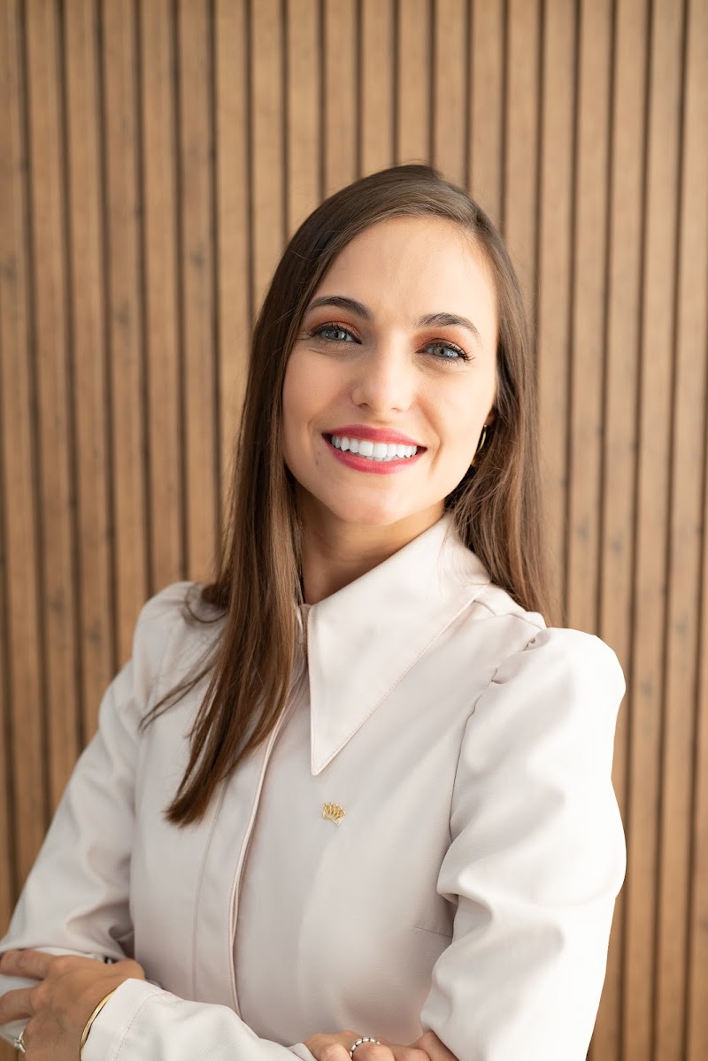 Dra. Camila Castro - Reabilitação oral e estética dental - foto 1