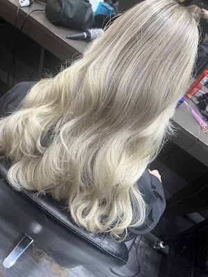 Xpress Cutz and Colour photo 3