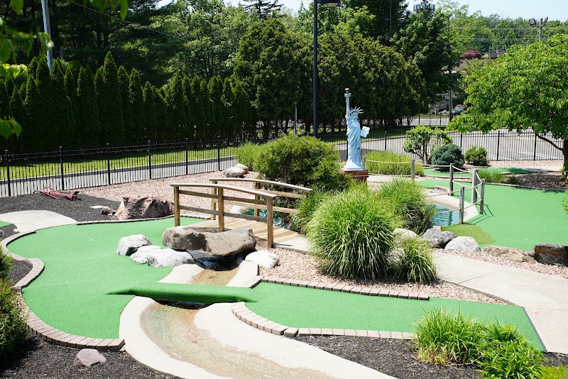 Paramus Mini Golf banner