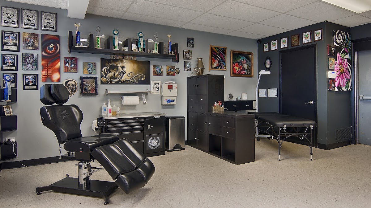 7 Day Gallery Tattoo & Art Gallery tattoo parlor in Cicero, IL