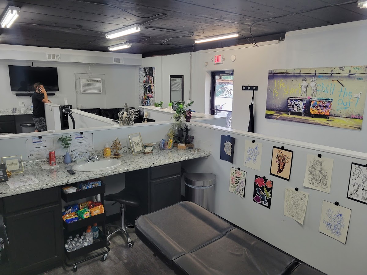 FREEDOM HOUSE TATTOO COMPANY tattoo parlor in Akron, OH